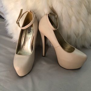 Platform nude high heels